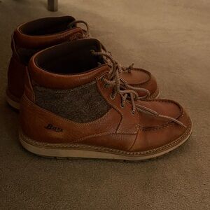 Men's Brown Leather Boots by Bass. Size 10.